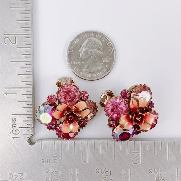Signed Karu Arke Mid Century 50s Pink Rhinestone Enamel Flower Clip On Earrings - Picture 11 of 12